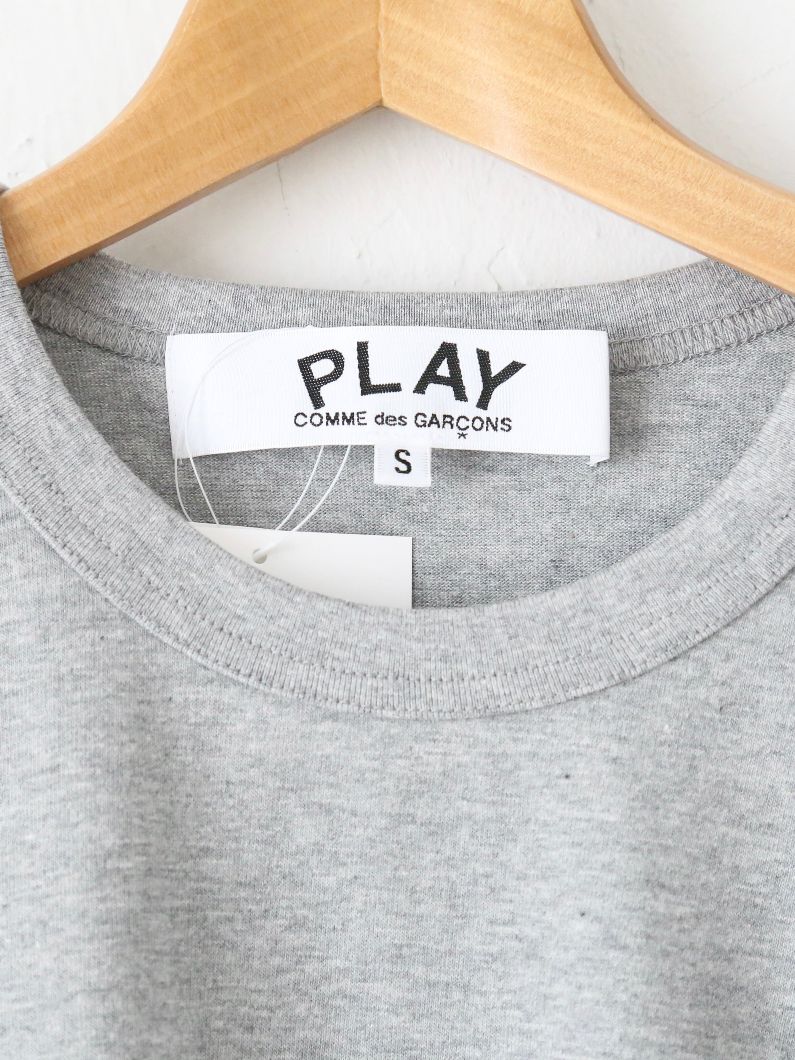 PLAY COMME des GARCONS ロングスリーブTシャツ(グレー×ブラック) [AX-T122-051]