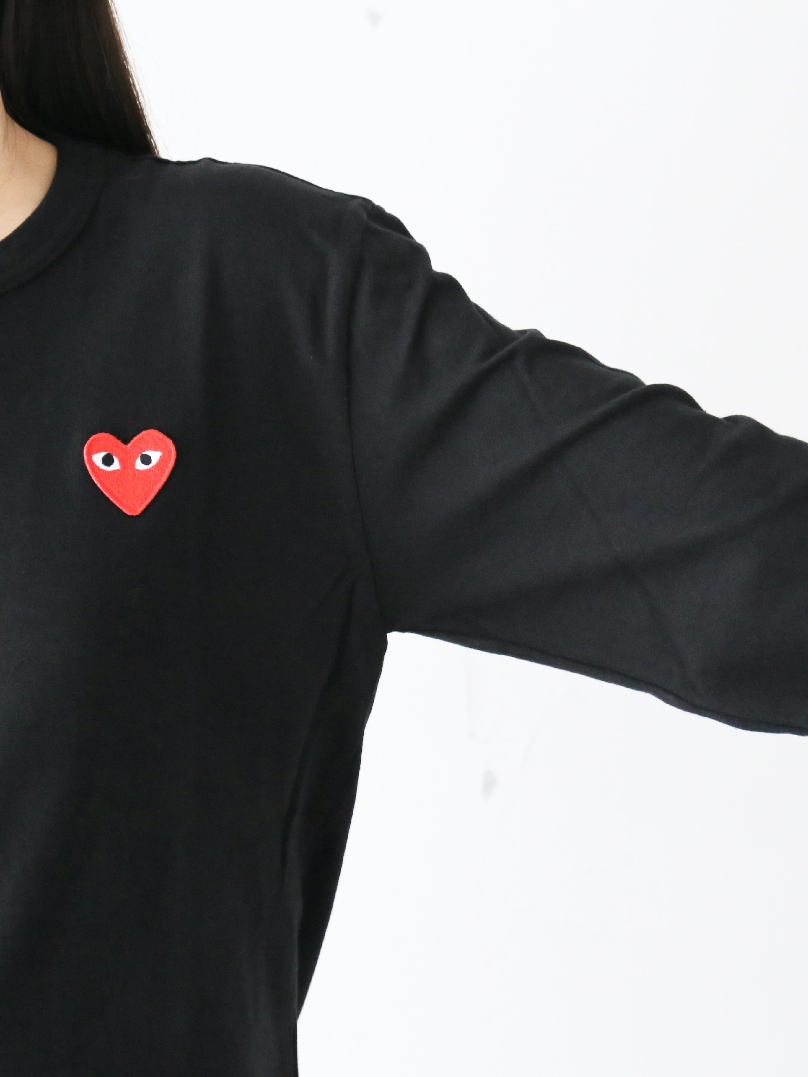 PLAY COMME des GARCONS ロングスリーブTシャツ(ブラック×レッド) [AX-T118-051]