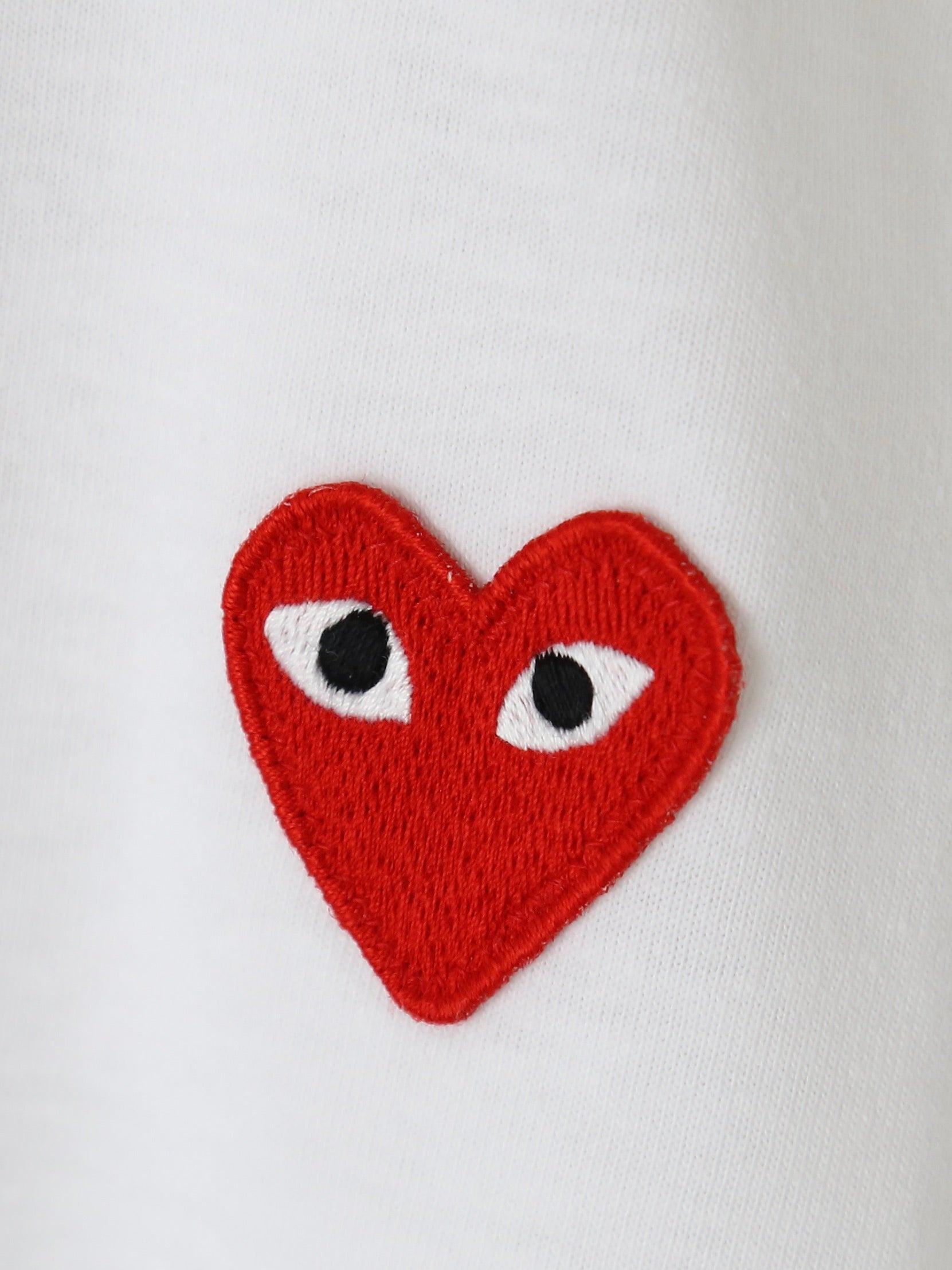 PLAY COMME des GARCONS メンズTシャツ (白地赤ハート)[AZ-T108-051