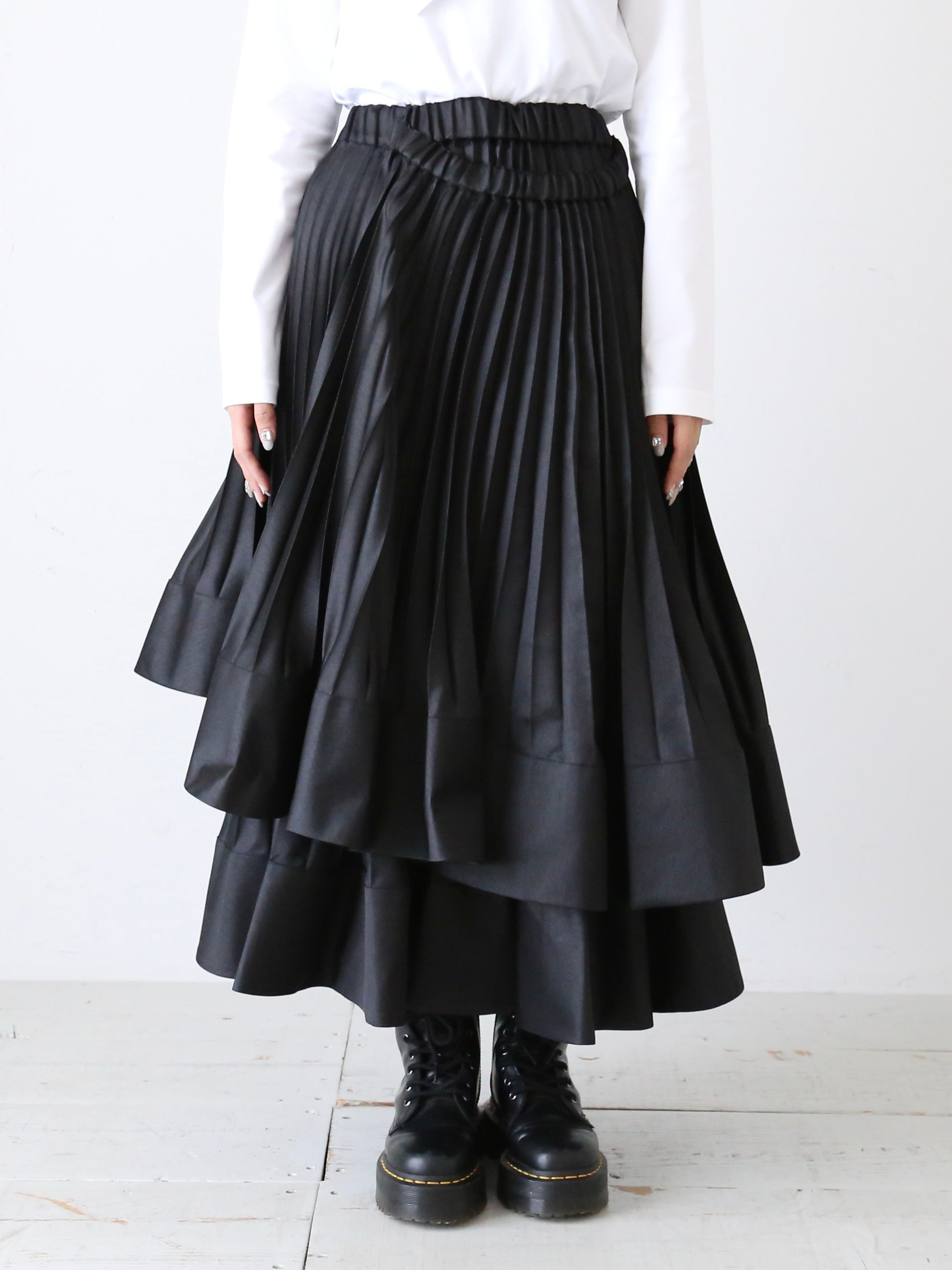 noir kei ninomiya エステルバックサテンプリーツスカート [3N-S006-051] – CREER