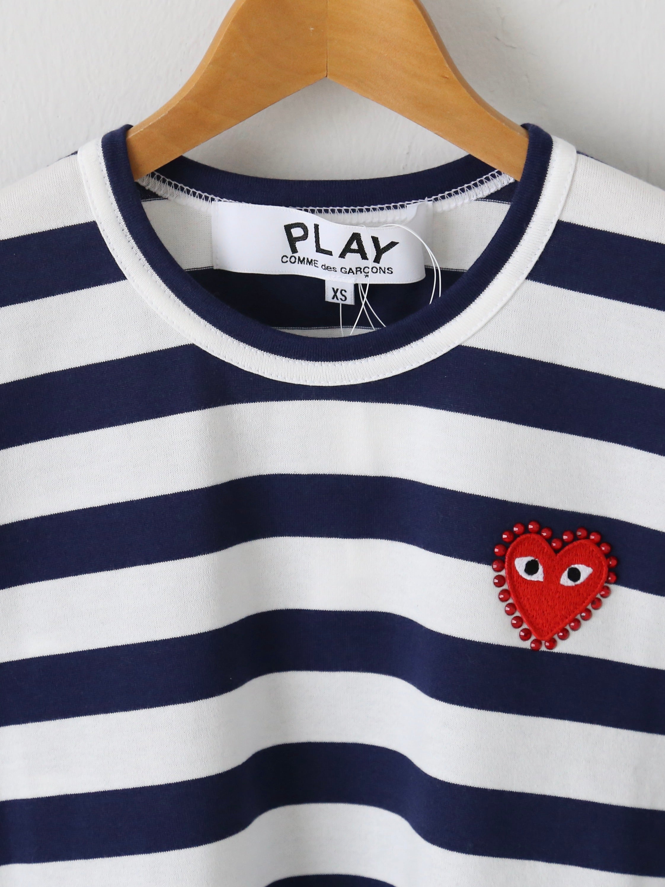 PLAY COMME des GARCONS ロングスリーブボーダーTシャツ (ラインストーン) [AX-T805-051]